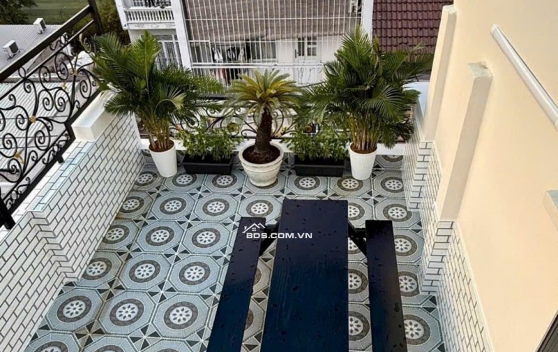 NHÀ MỚI KHU VIP HXH VÕ THỊ NHỜ – 4 TẦNG BTCT – MT HẺM >6M