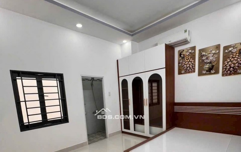 Chủ cần tiền bán gấp nhà gần mặt tiền huỳnh tấn phát!!