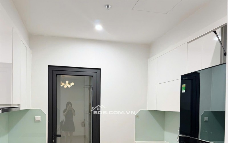 Cho thuê căn hộ cho thuê tại Vinhomes Skylake tầng cao view đẹp, DT 96m2, giá 3x tr/tháng