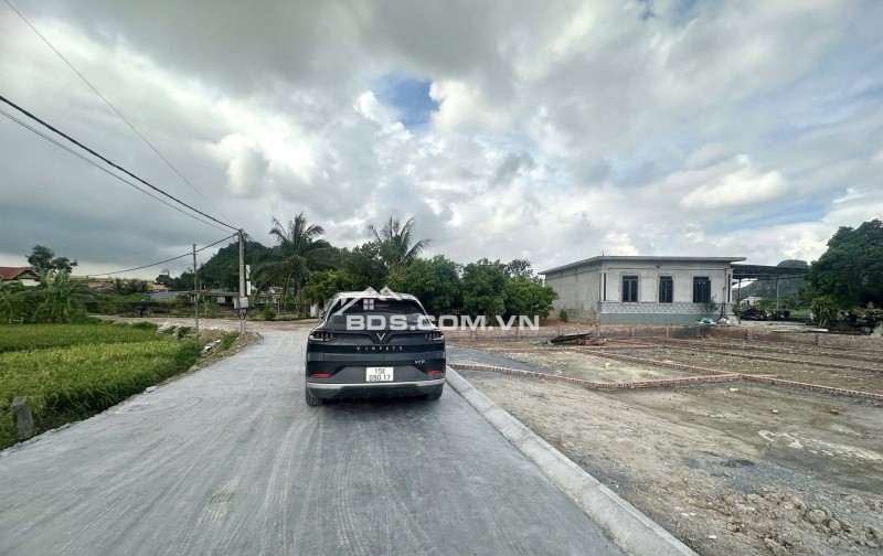 Lô Đất Hơn 300TR chỉ lấy chút lãi tình cảm để thu hồi vốn Tại Xã Việt Khê