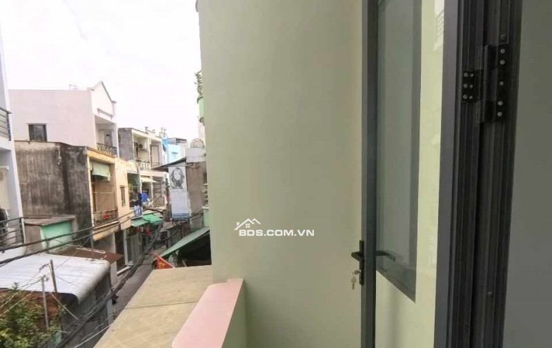 BÁN GẤP NHÀ  BẾN BÌNH ĐÔNG KHU VIP  TRÊN BẾN DƯỚI THUYỀN