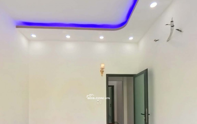 BÁN GẤP NHÀ  BẾN BÌNH ĐÔNG KHU VIP  TRÊN BẾN DƯỚI THUYỀN