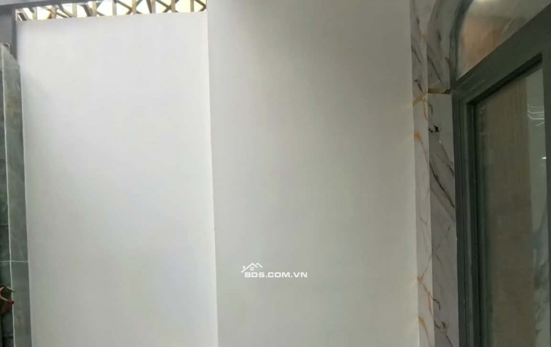 BÁN GẤP NHÀ  BẾN BÌNH ĐÔNG KHU VIP  TRÊN BẾN DƯỚI THUYỀN