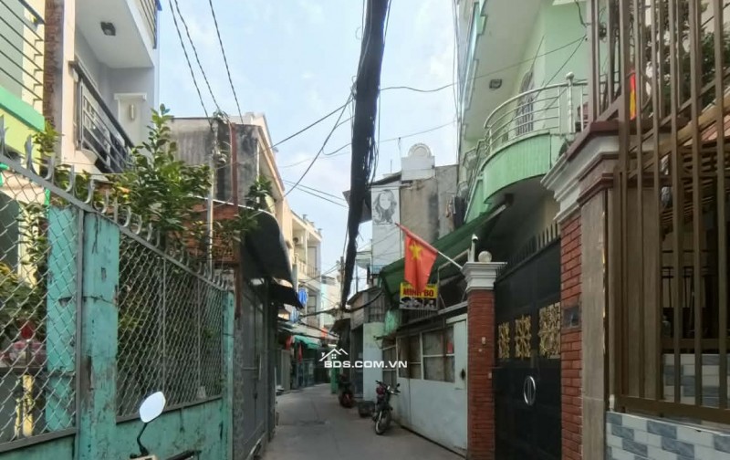 BÁN GẤP NHÀ  BẾN BÌNH ĐÔNG KHU VIP  TRÊN BẾN DƯỚI THUYỀN