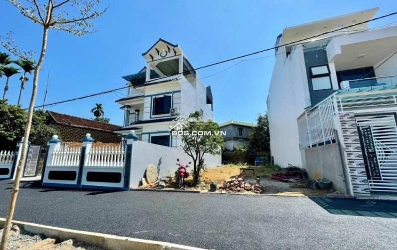 Chính chủ cần tiền trả nợ, bán gấp lô đất 110m full thổ cư sát ĐH FPT và ĐHQG.