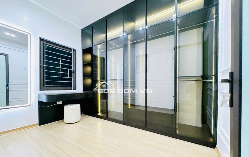 Bán nhà ngõ Thịnh Hào, 22m 5 tầng, lg, 100m ra ô tô, an sinh đỉnh, 5.2 tỷ 0347282222.