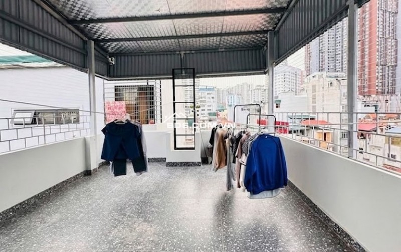 Bán CHDV Quan Nhân gần ôtô, 110m2 - 7T - thang máy, full nội thất mới xịn xò, doanh thu 1.8 tỷ/năm, giá 26.9 tỷ