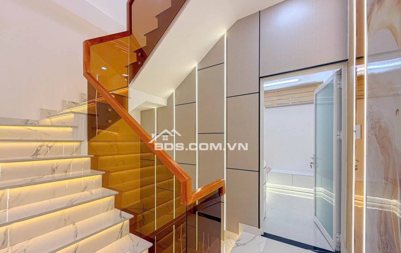 Bán nhà 3 tầng 5x12 gần Phú Mỹ Hưng, full nội thất 10 tỷ 6