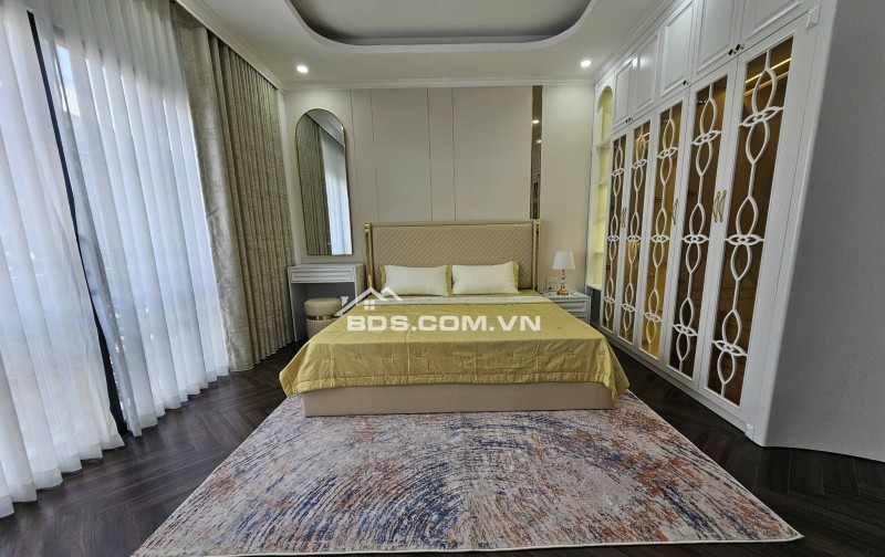 Nhà Đẹp Lô Góc Hai Mặt phố Triệu Việt Vương Mặt Tiền 15M 7 Tầng Thang máy 75 Tỷ