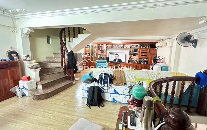 Mặt Phố Lò Đúc Mặt Tiền 5.6M 43.5 Tỷ 6 Tầng Gía hợp Lý Đoạn đẹp vỉa hè rộng