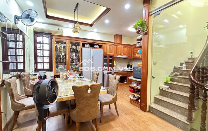 Mặt Phố Lò Đúc Mặt Tiền 5.6M 43.5 Tỷ 6 Tầng Gía hợp Lý Đoạn đẹp vỉa hè rộng