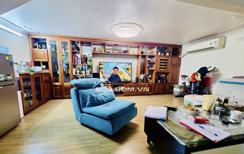 Mặt Phố Lò Đúc Mặt Tiền 5.6M 43.5 Tỷ 6 Tầng Gía hợp Lý Đoạn đẹp vỉa hè rộng