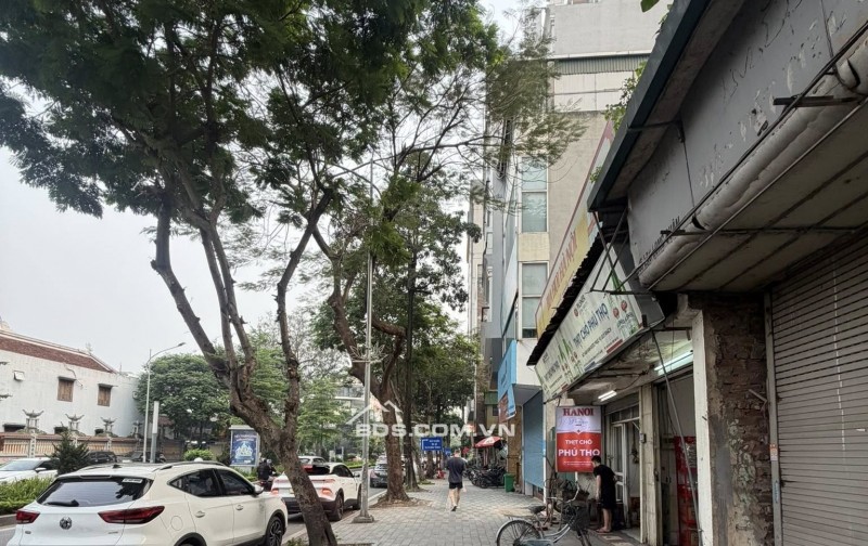 Phố Lạc Long Quân View Hồ 170M2 86 Tỷ MT Rộng 2 Măt Trước Sau Quy Hoạch ỔN