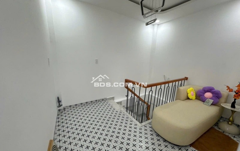Ngã Tư Hàng Xanh - B.Thạnh | 4 tầng ~35m² | Chào 5.x Tỉ T.L