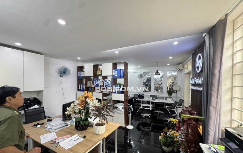 Mặt Hồ Trúc Bạch 113M2 Mặt Tiền 6.5M 55 Tỷ SDCC Xây Tòa Nhà 2 Mặt Tiền Trước Sau