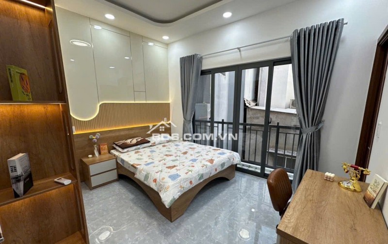 Ngã Tư Hàng Xanh - B.Thạnh | 4 tầng ~35m² | Chào 5.x Tỉ T.L