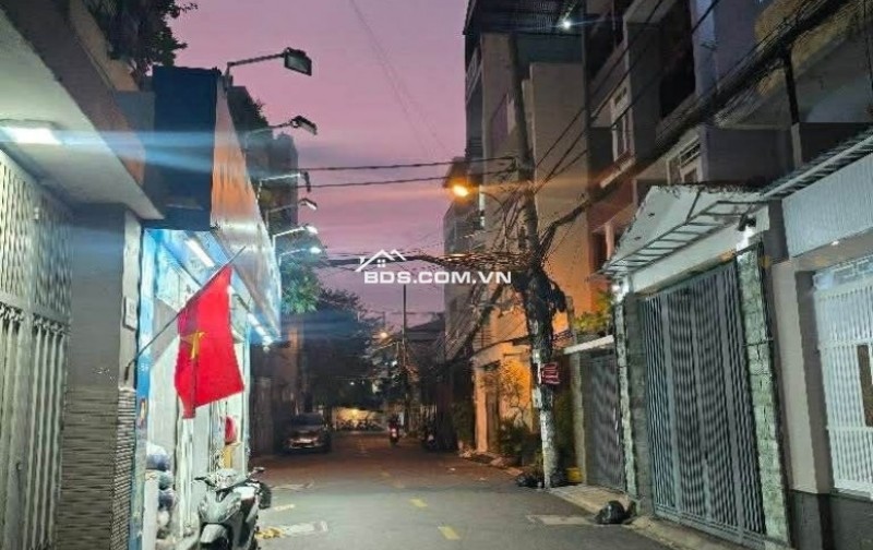 NHÀ XINH XẮN KHU CƯ XÁ TỰ DO-CMT8