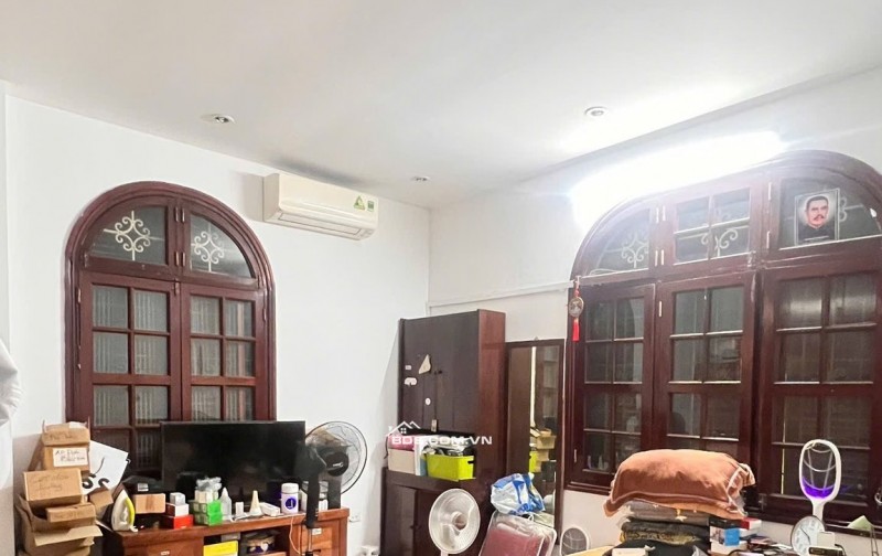 Mặt phố Lý Nam Đế Mặt Tiền 10M Lô Góc 3 Thoáng 4 Tầng 65 Tỷ SDCC Vị trí rất đẹp