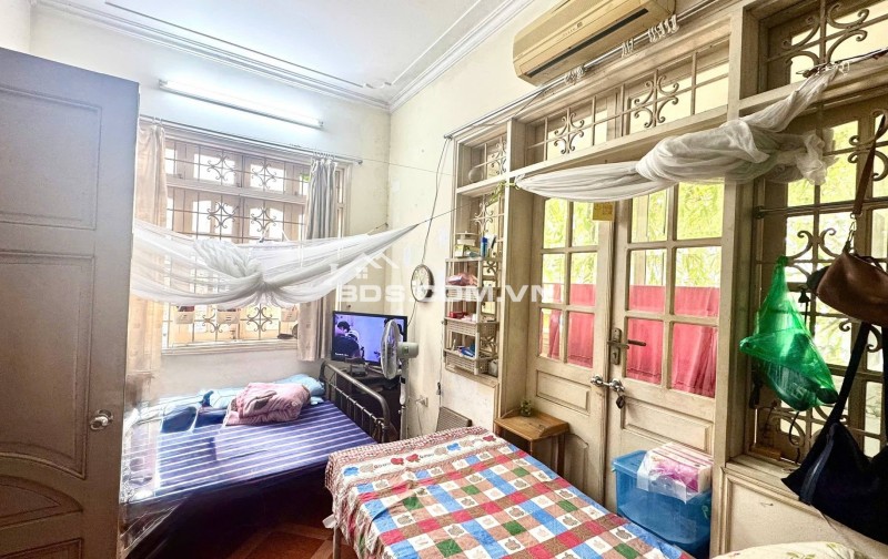 Lý Nam Đế Lô Góc Mặt Tiền 12M 4 Tầng Ô TÔ Tránh Đỗ 10M Ra Phố 27.6 Tỷ