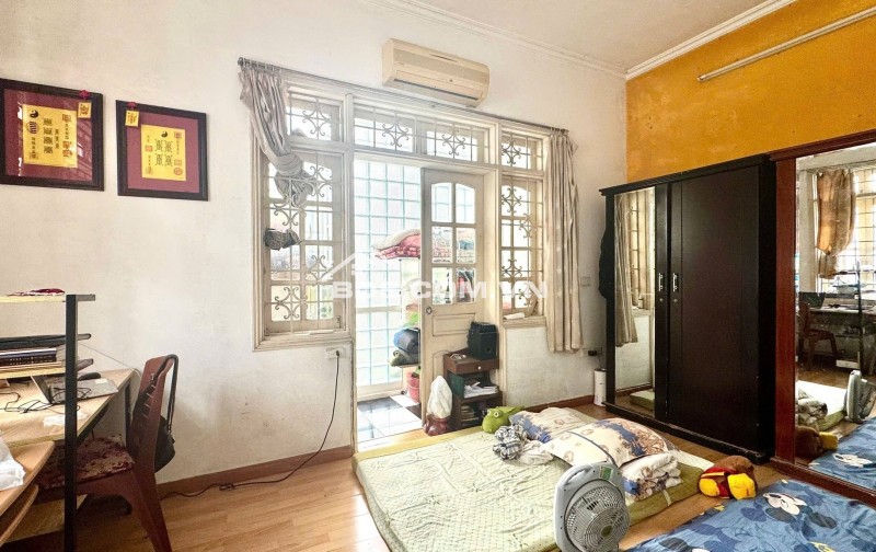 Lý Nam Đế Lô Góc Mặt Tiền 12M 4 Tầng Ô TÔ Tránh Đỗ 10M Ra Phố 27.6 Tỷ