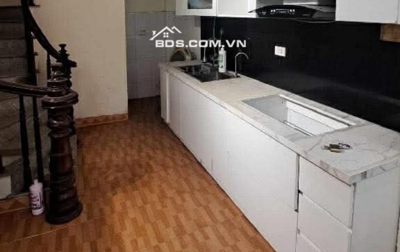 Nhà đẹp ngõ ô tô, 3.75 tỷ, tặng toàn bộ nội thất, cách phố Ngọc Lâm vài bước chân