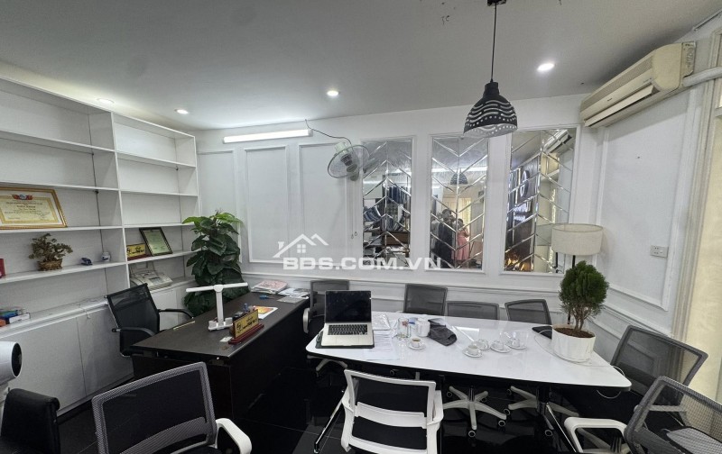 Mặt Hồ Trúc Bạch 113M2 Mặt Tiền 6.5M 55 Tỷ SDCC Xây Tòa Nhà 2 Mặt Tiền Trước Sau