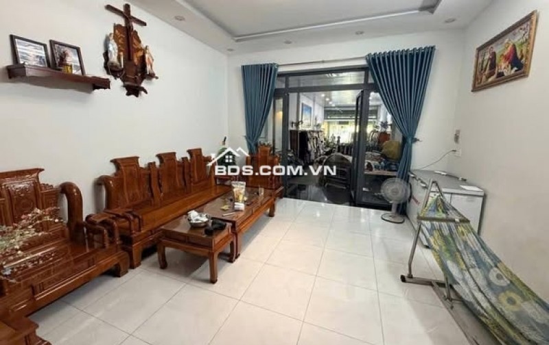 + BÁN NHÀ LÊ VĂN KHƯƠNG QUẬN 12
+ Dt : 4.4m x 15m 63m2
+ Kc : 3 tầng 3pn
+ Giá : 7 Tỷ
