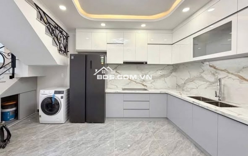 HẺM XE HƠI TRÁNH -Đ LÊ ĐỨC THỌ - 5.4X14.3M - 5 TẦNG - 9 TỶ 9