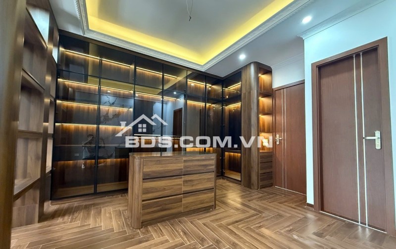 HIẾM! NHÀ MẶT PHỐ PHÂN LÔ – 7 TẦNG – VỈA HÈ RỘNG – DÒNG TIỀN CỰC TỐT