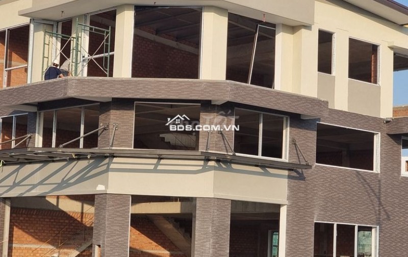 SHOPHOUSE Nam Long II Central Lake Gía chỉ từ 7,1 tỷ - 9,2 tỷ.