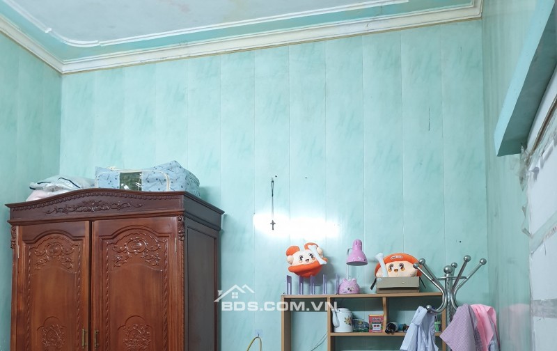 BÁN NHÀ 2.55 TỶ 3 TẦNG 74M2 CHỈ SAU NHÀ MẶT ĐƯỜNG KHU LIÊN CƠ