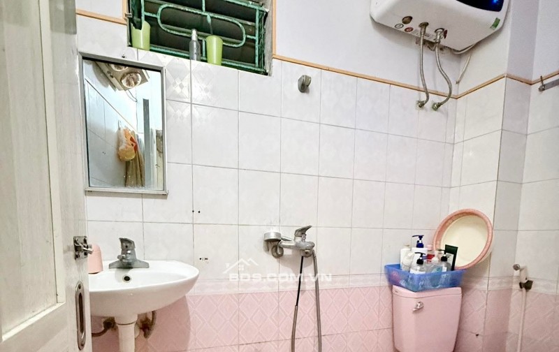 BÁN NHÀ 1.9 TỶ 3 TẦNG 40M2 ( ĐÔNG NAM ) NGÕ NGẮN NGAY HỒ VỊ XUYÊN