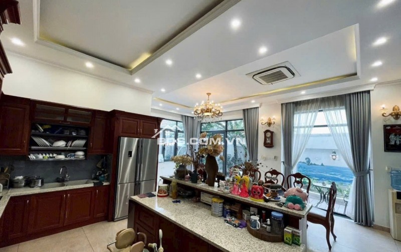 Bán GẤP nhà Biệt thự Đặng Thùy Trâm ngang 10m 200m2 4 tầng đẹp view sông chỉ 30 tỷ