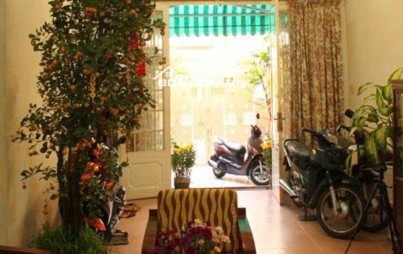 Bán nhà hẻm xe hơi 1 trệt 1 lầu 1 sân thượng Hoàng Diệu P13 Q4 siêu đẹp