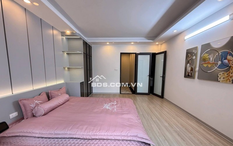 Bán Nhà Thang Máy Giải Phóng, Hoàng Mai 33m, 6  tầng, mt 3.6m, giá 8.68 tỷ.