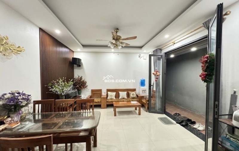  ĐÓN ĐẦU CƠ HỘI - NHÀ ĐẸP - TẶNG FULL NỘI THẤT CAO CẤP TẠI TRUNG TÂM LONG BIÊN! 