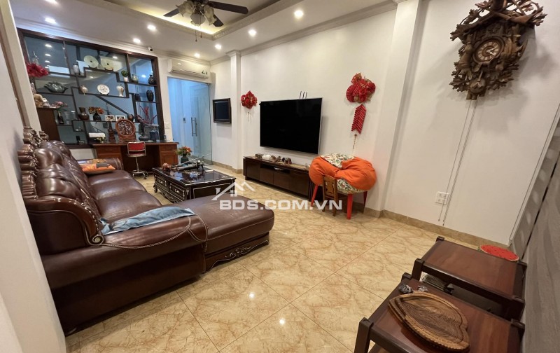 Cho thuê nhà mặt đường số 1194 Đường Láng tầng 1 + 2 tổng 50m2