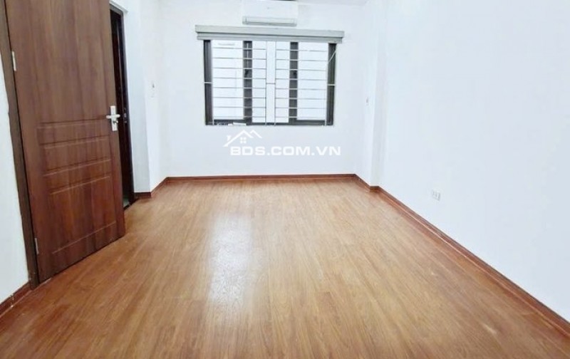 Nhà 5 tầng trung tâm Phúc Lợi, Full nội thất, ở ngay