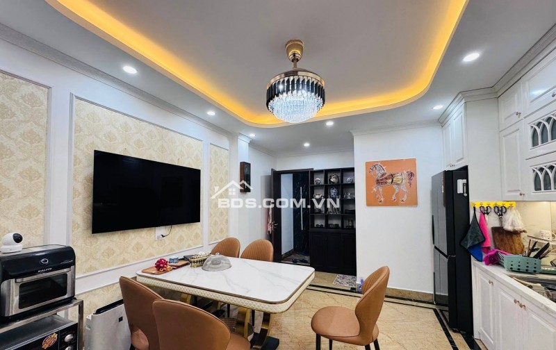 Bán Nhà Ngõ Ô TÔ, Võ Thị Sáu, Hai Bà Trưng 40m, 7 tầng, mt 4m, giá 22.5 tỷ.