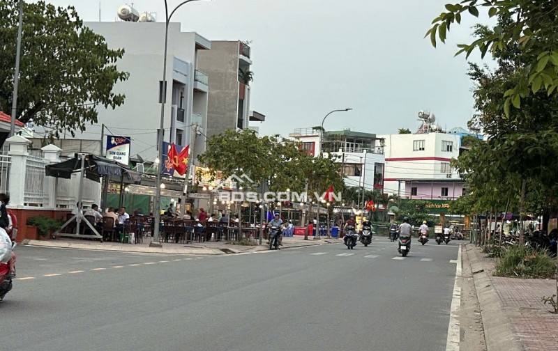 Bán nhà lô gốc KD cafe 3 lầu hẻm 616 Lê Đức Thọ 116m2 ngang 5.5m BÁN GẤP chỉ 18.9 tỷ.