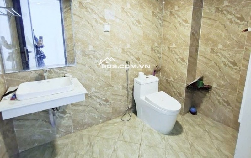 Nhà 5 tầng trung tâm Phúc Lợi, Full nội thất, ở ngay