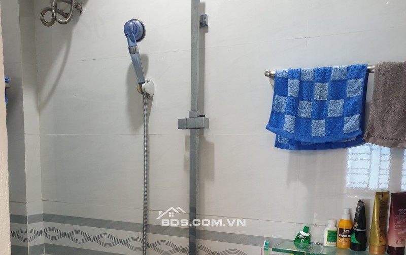 BÁN NHÀ ĐẸP 1.65 TỶ 3 TẦNG 37M2 ( ĐÔNG BẮC ) NGAY GẦN CẦU ĐÒ QUAN