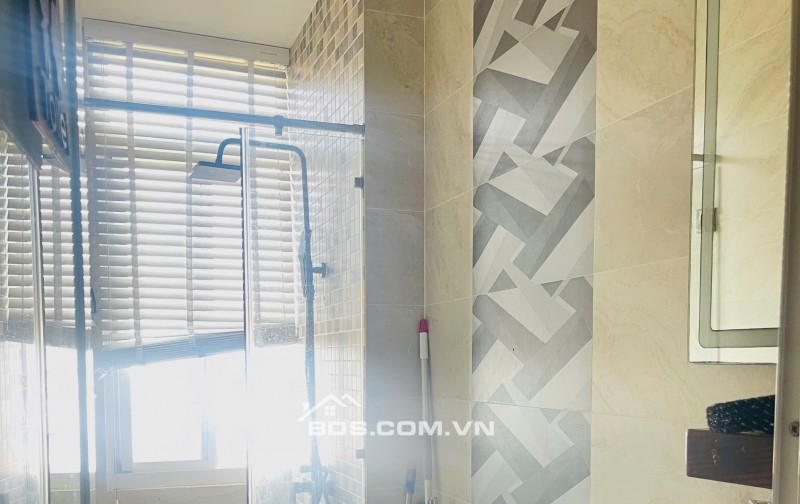 Bán căn hộ 3PN 98m2 tại Lý Thường Kiệt Q11, Tầng 8 Full nội thất