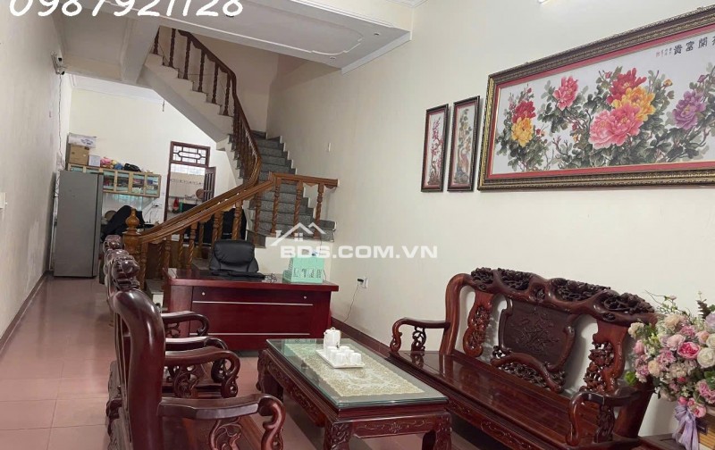 Siêu phẩm nhà đẹp mặt tiền đường Nguyễn Trãi, Sầm Sơn, DT 86m2, giá 3 tỷ xxx