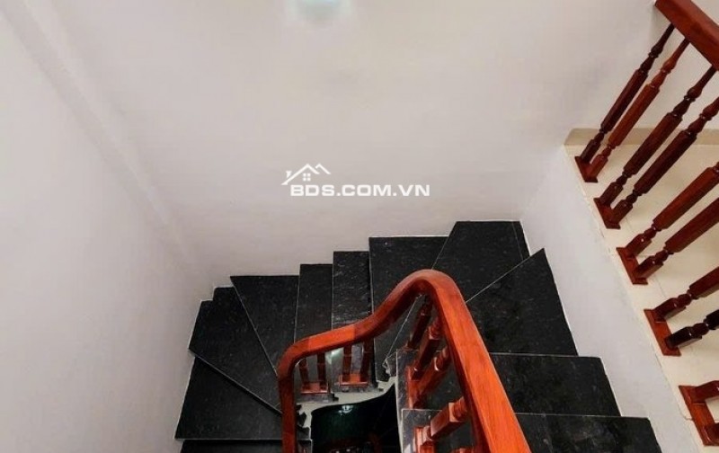 Nhà ngõ Đàm Quang Trung 52m, cách ô tô đỗ 30m, 5 tầng xây mới