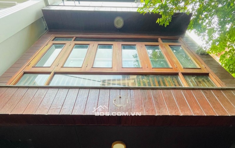 Lõi Lạc Long Quân - Nhà Đẹp 6 Tầng - Chủ Xây Tâm Huyết Tặng Nội Thất - Ô Tô Tránh - Sổ Hoa Hậu - Ở Sướng