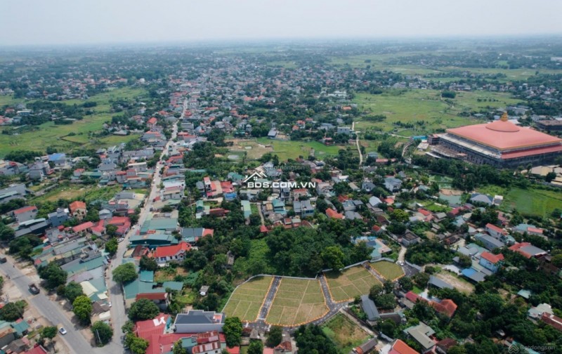 Chính chủ cần bán lô ngoại giao - trục chính rộng 10m - gần đại học QGHN, CNC - sẵn sổ, full thổ cư