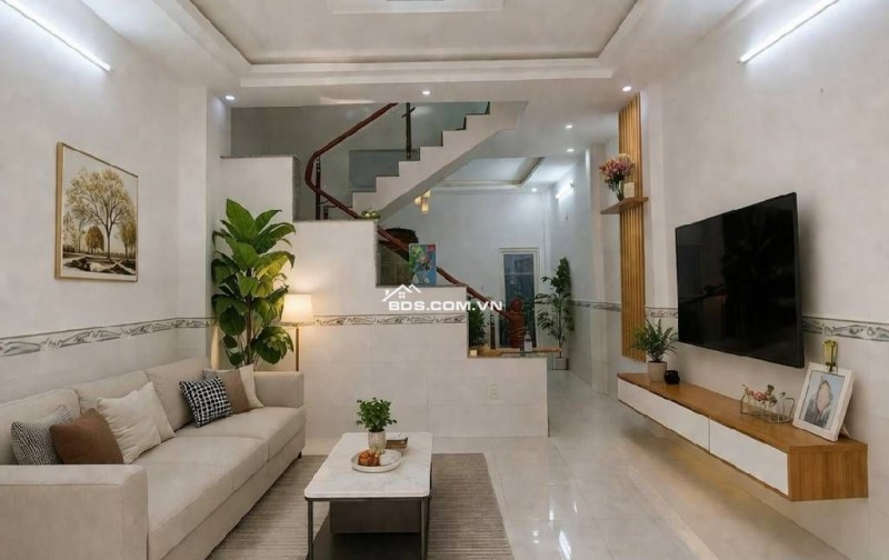 HXH 8M KHU DÂN TRÍ -4 TẦNG BTCT- HOÀN CÔNG ĐỦ- 100M RA QL1A -SANG GÒ VẤP 5 PHÚT- CHỦ MỚI SƠN SỬA TÚT TÁT LẠI MỚI COONG- NAY CHỦ BAY VỀ MỸ NÊN BÁN LẠI