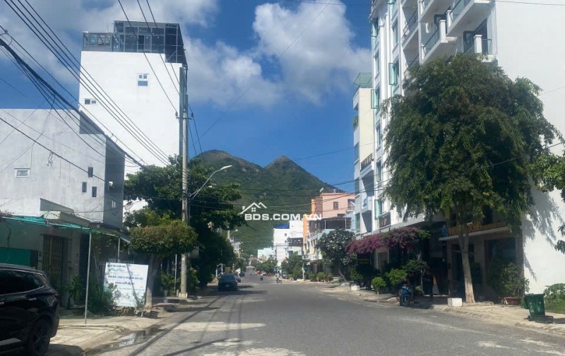 Cần bán nhà duy nhất mặt tiền 7m2 đường ô tô 20m nhựa , đường Lý Thái Tổ