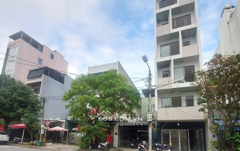 Đất đường Đông Giang, Sơn Trà